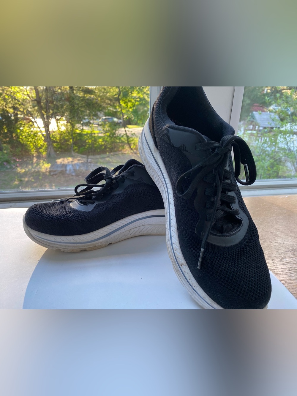 EASY SPIRIT Black Cushioned Sneakers sz 9.5